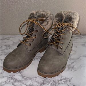 Lugz Gray Fur-Lined Boots - NWOT